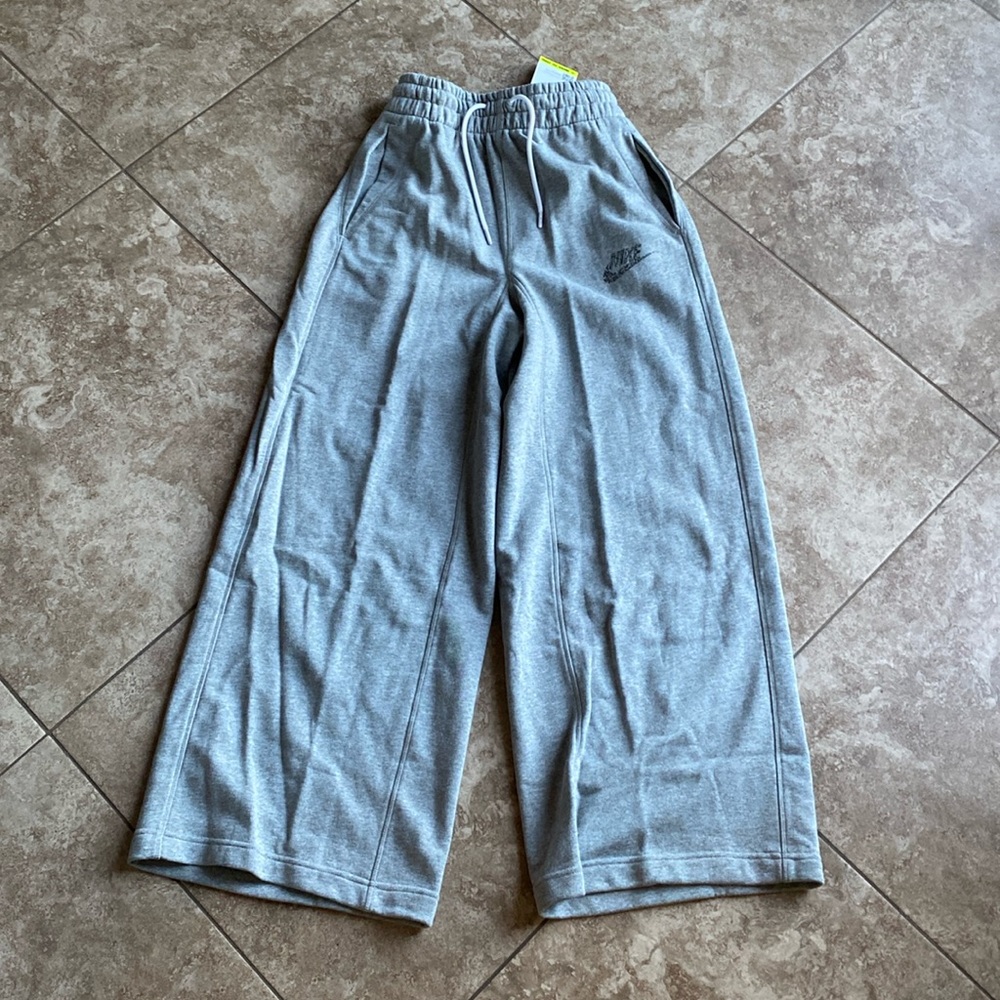 Nike loose fit size S